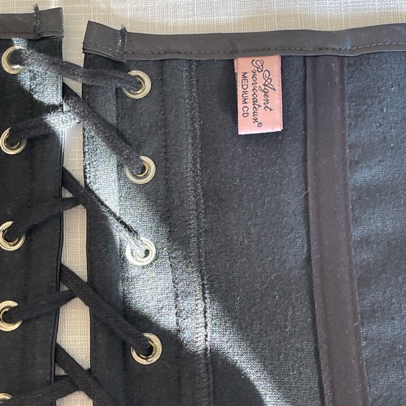 Iconic Diva corset from Agent Prococateur - Picture 6 of 6